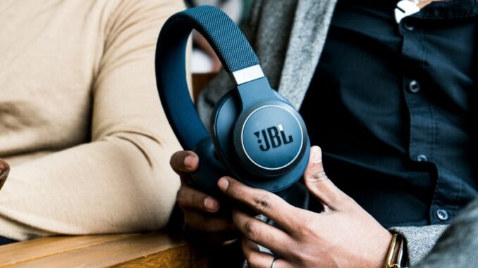 Обзор последних моделей наушников JBL 2024 года