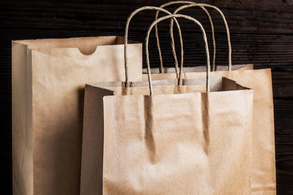 Преимущества крафтовых пакетов: экологичность и универсальность